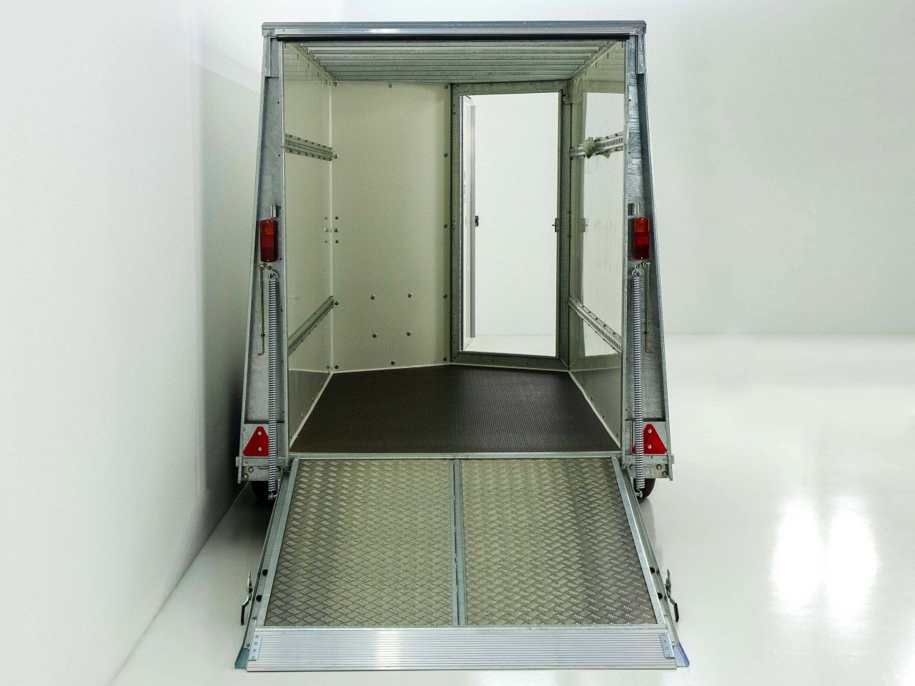 Ifor Williams Reboque fechado BV 125 147x360cm H:183cm 2,7t Combinação de portões-Novo - Image 3