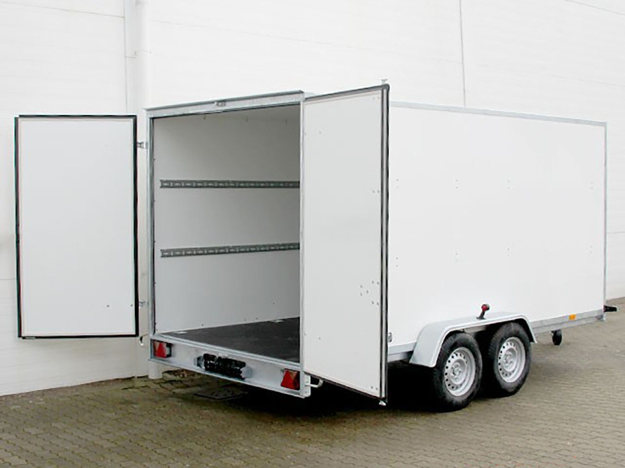 Blyss Reboque fechado 200x400cm Altura:190cm 2,7t, 100km/h, SW-Novo