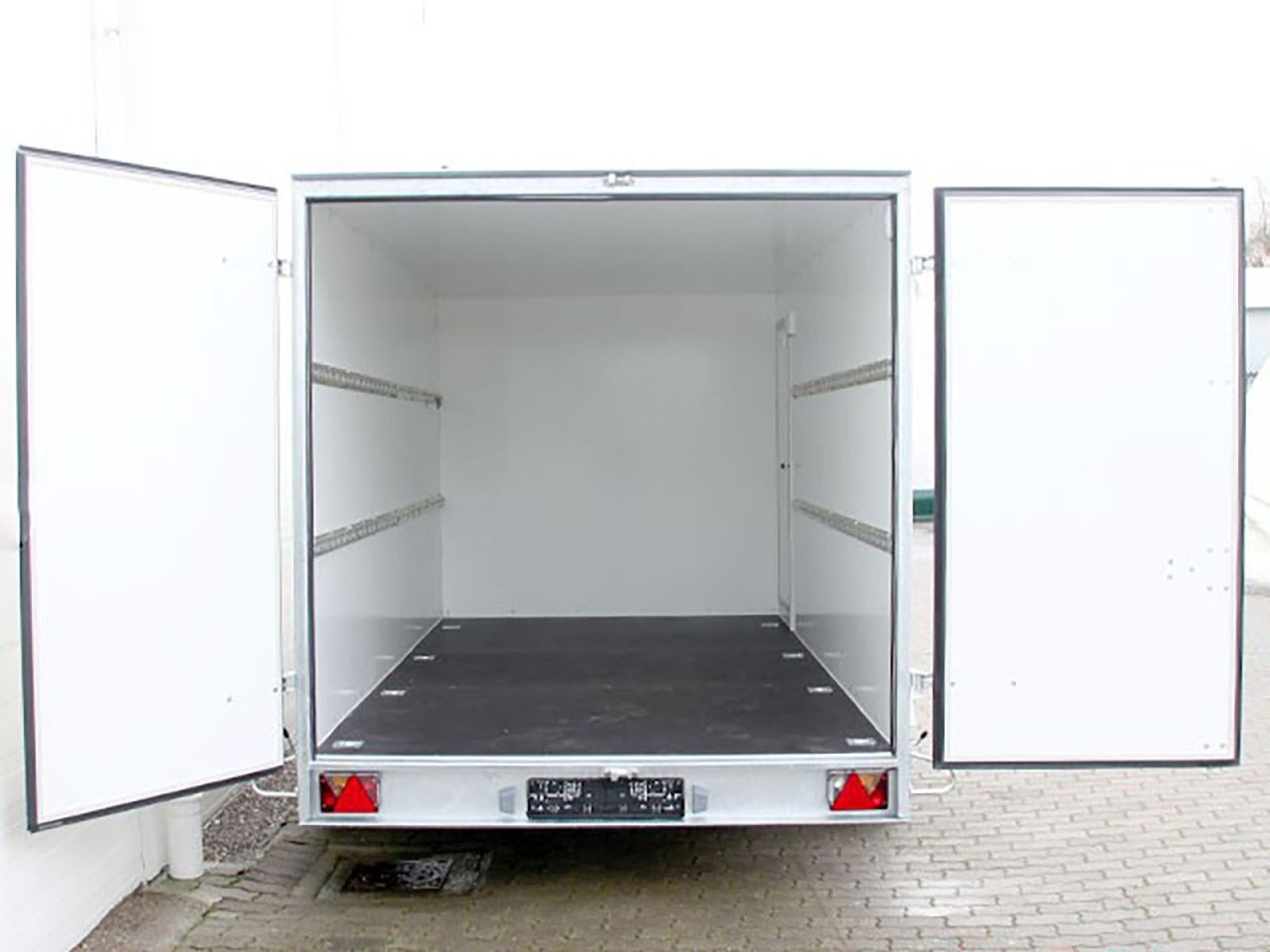 Blyss Reboque fechado 200x400cm Altura:190cm 2,7t, 100km/h, SW-Novo - Image 7