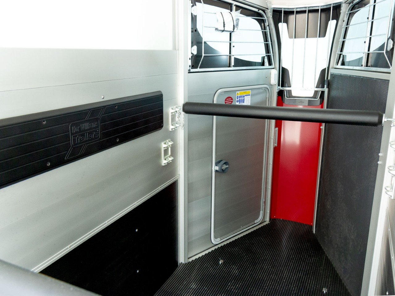 Ifor Williams Reboque para cavalos HBX 403-Saída frontal-novo modelo-rojo-Novo - Image 5