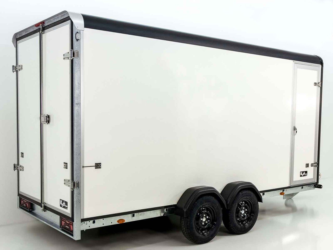 Henra Reboque fechado Black Xpert 183x365cm H:220 3,5t-Porta-Novo