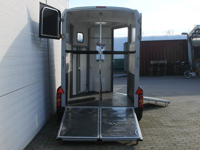 Ifor Williams Reboque para cavalos HB506-Saída frontal-Combinação de portões-Novo - Image 8