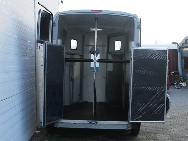 Ifor Williams Reboque para cavalos HB506-Saída frontal-Combinação de portões-preto-Novo - Image 10